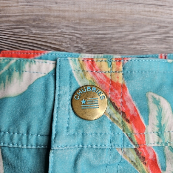 Chubbies Men's Mesh Lined Swim Trunks Large Tropical Hawaiian Floral - Picture 3 of 10